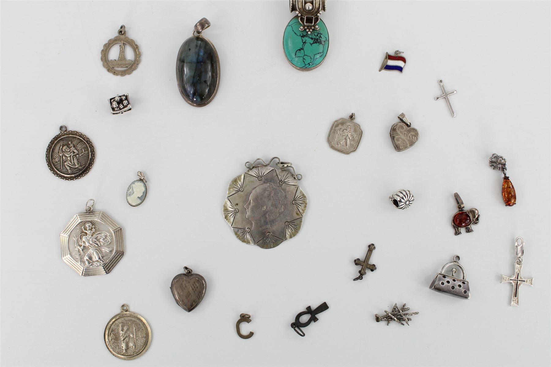 Lot of Vintage TESTED / STAMPED STERLING SILVER Charms & Pendants 123g