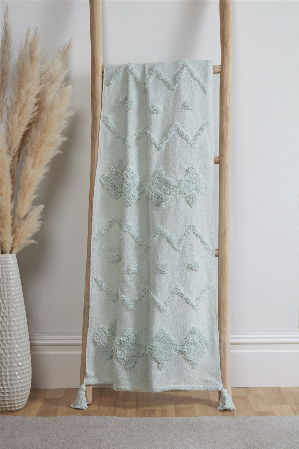 Juniper Tufted Throw - Picture 5 of 10