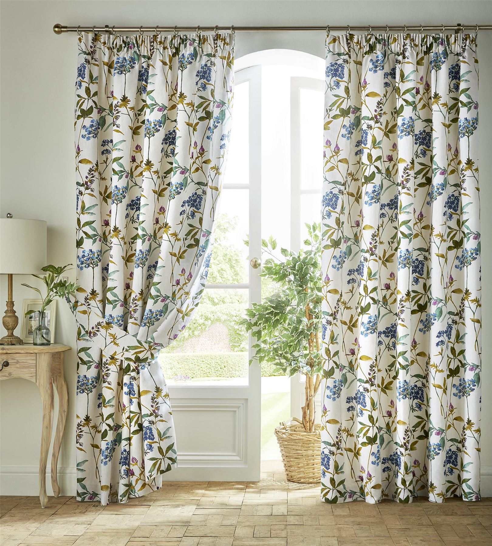 MEADOW FLORAL FLOWERS LEAVES BLUE FULLY LINED PENCIL PLEAT CURTAINS 9