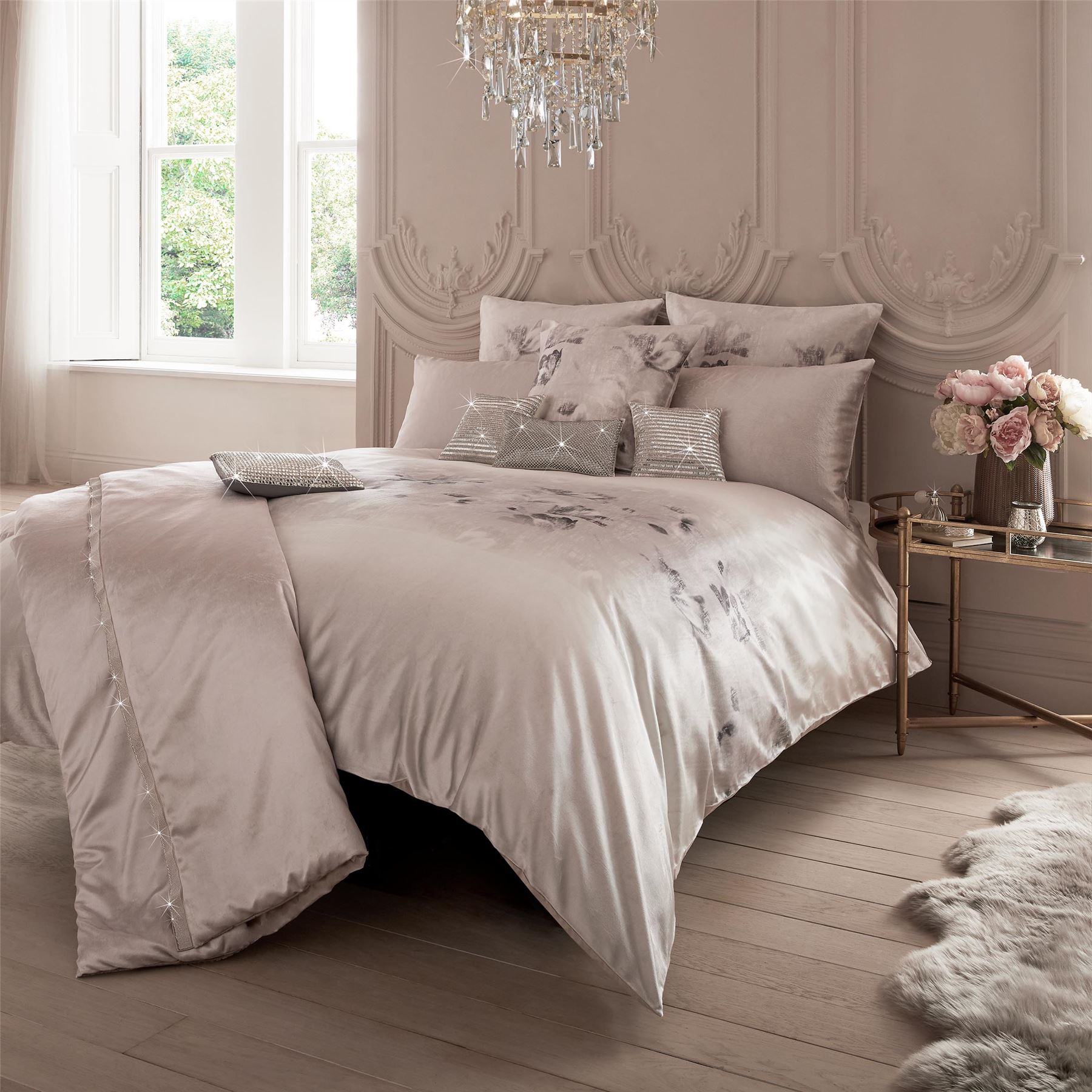 KYLIE MINOGUE LUCIANA BLUSH VELVET 200TC KING SIZE DUVET COVER 5 PIECE