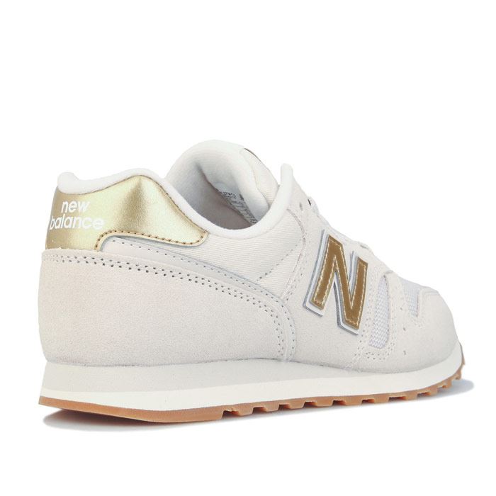womens cream new balance trainers