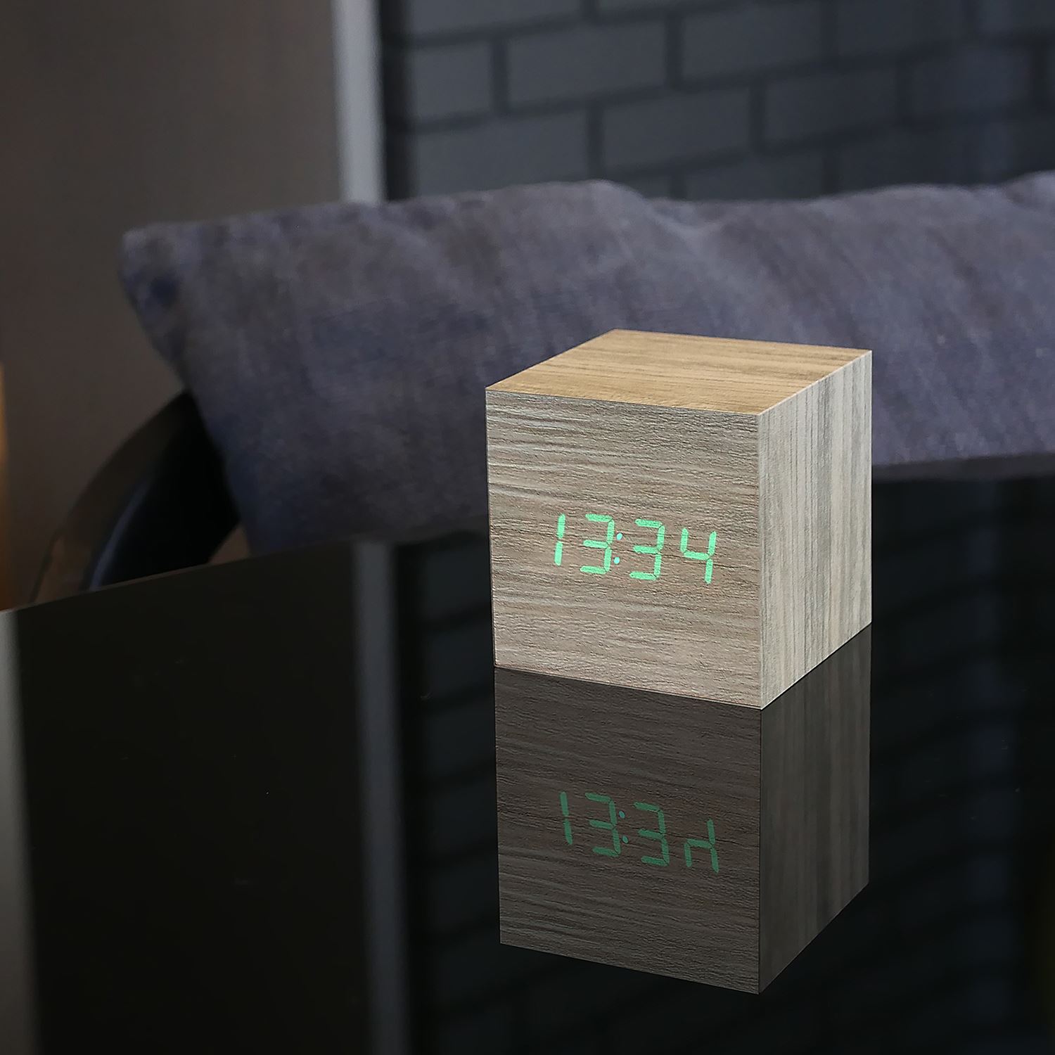 Gingko Sound Activated LED Digital Alarm Clock With Date & Temperature - Picture 11 of 39