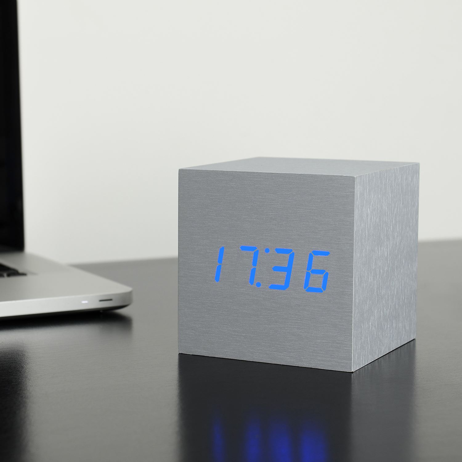 Click clocks. Click clocks