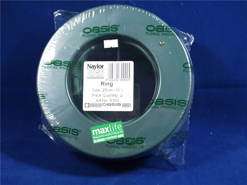 Oasis Florist Plastic Base Wet Noir Foam Wreath - Picture 4 of 16