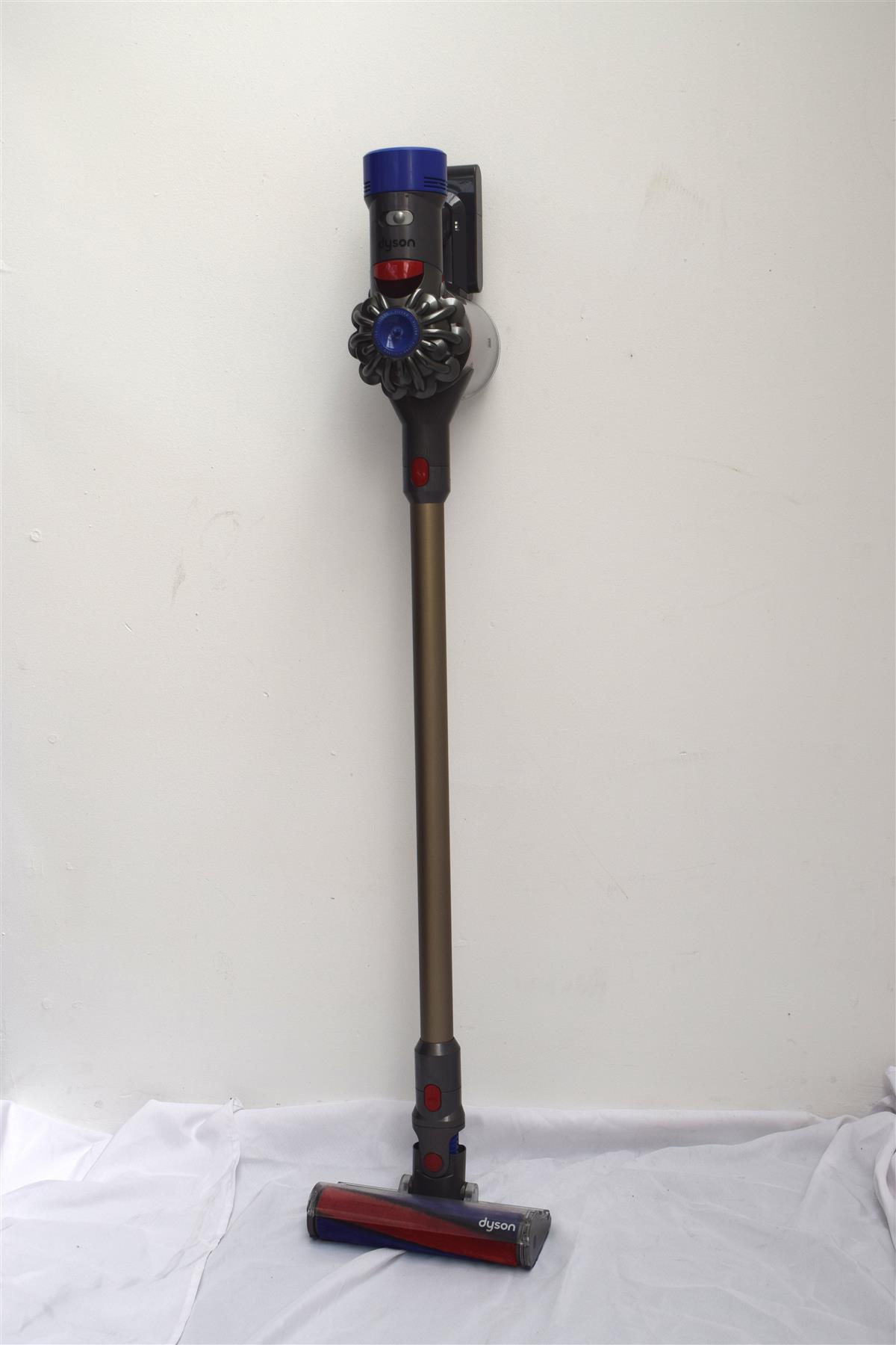 Dyson V8 Absolute Cordless Bagless Handheld Hoover Stick Vacuum Cleaner Serviced - Picture 26 of 61
