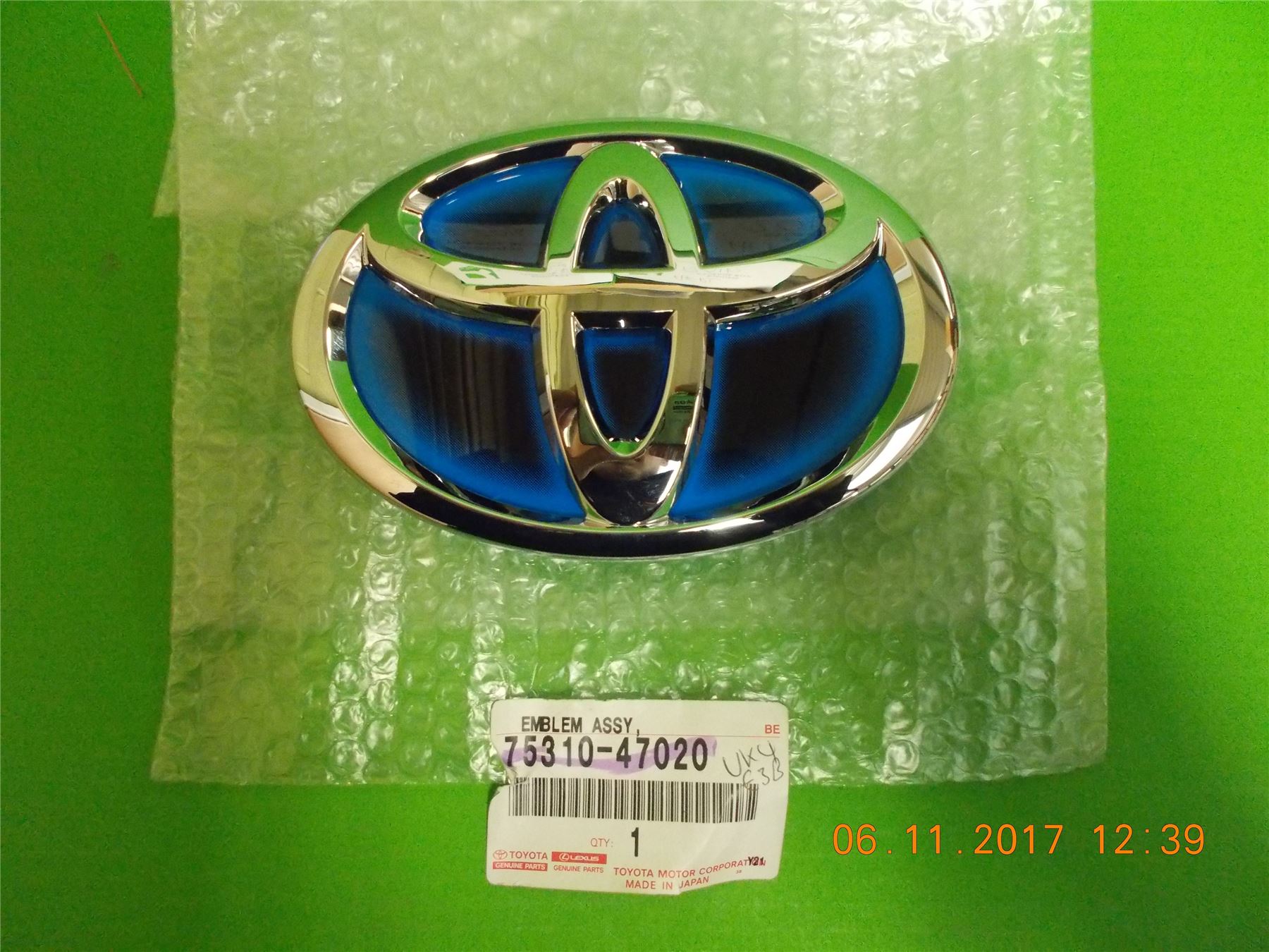 Genuine Toyota Prius 12-16 Rear Emblem 75310-47020