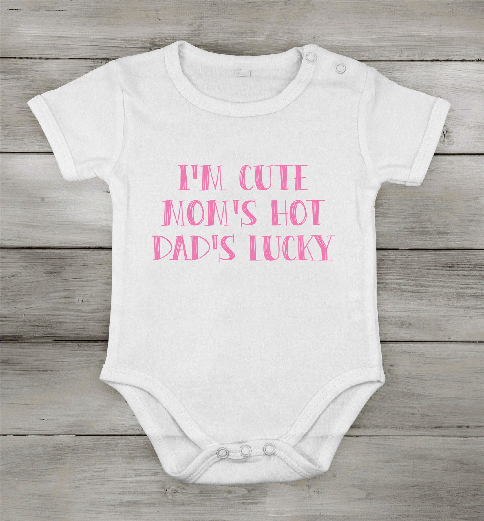 Mono I'm Cute My Mom's Cute And My Dad's Lucky Newborn Babygrow King regalo - Imagen 5 de 5