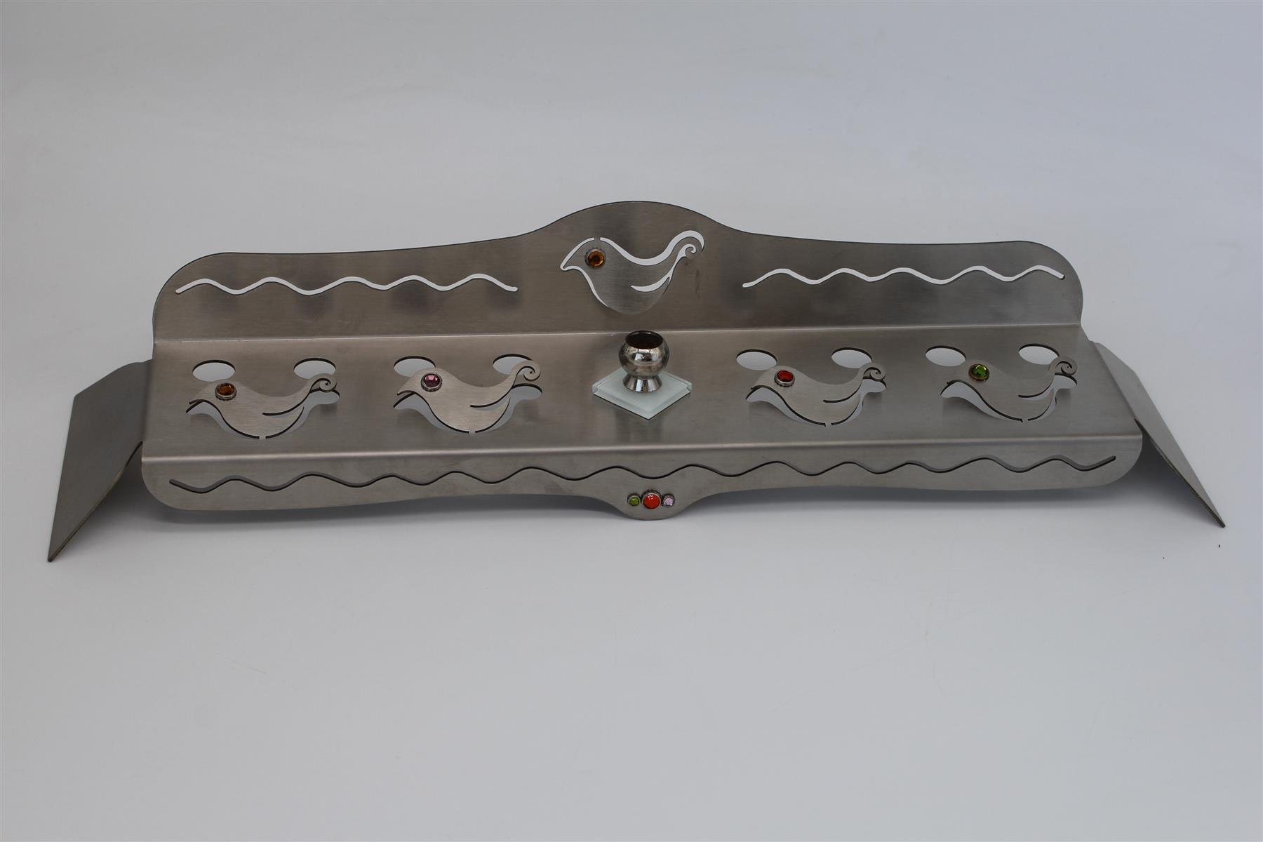 Menorah Hanukkah Colorida Tira Flores Palomas Dije Diseño Clásico 9 Velas - Imagen 2 de 3