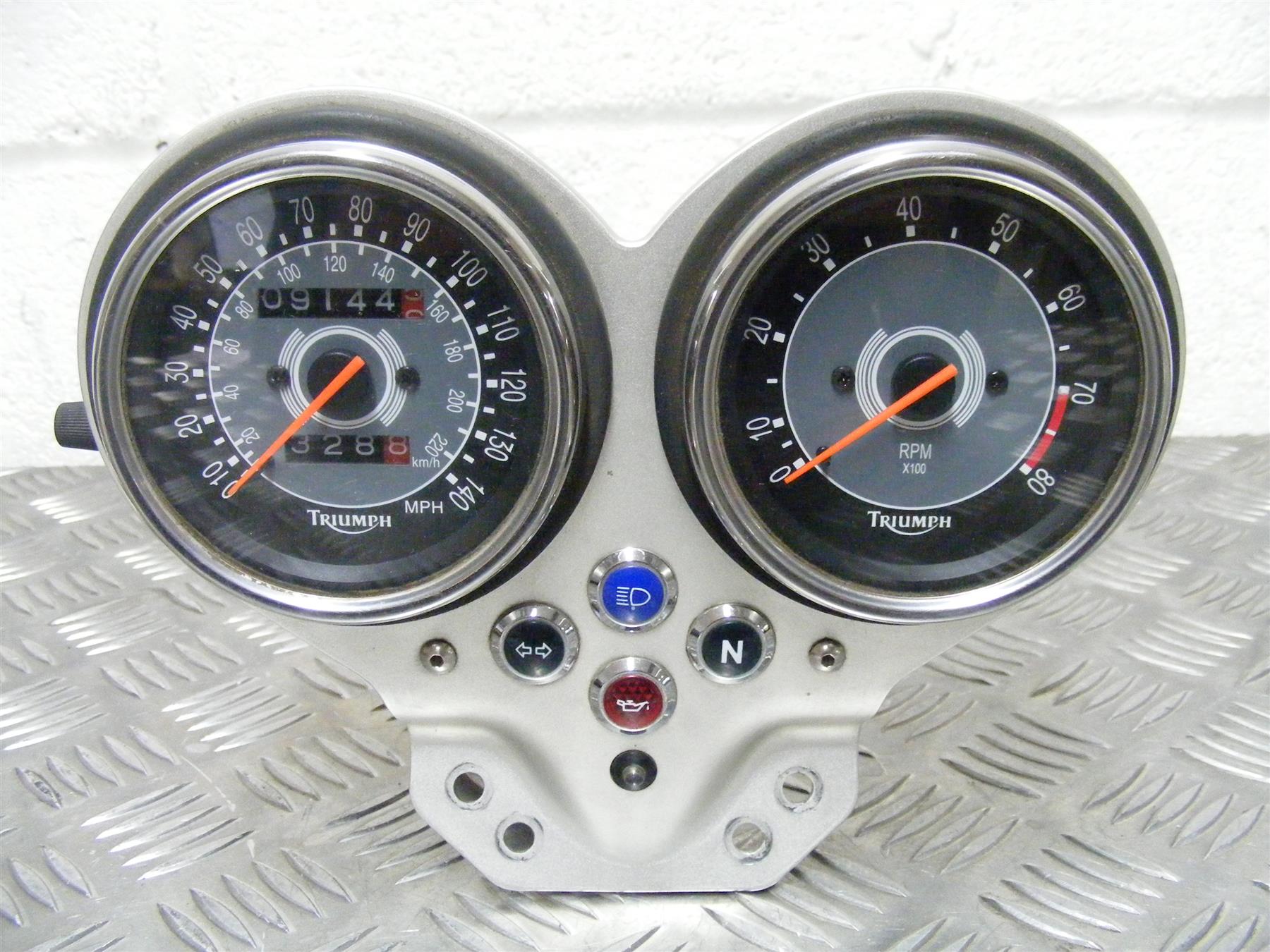 Bonneville 800 T100 Clocks Dash Speedo Rev Counter Genuine Triumph 2001
