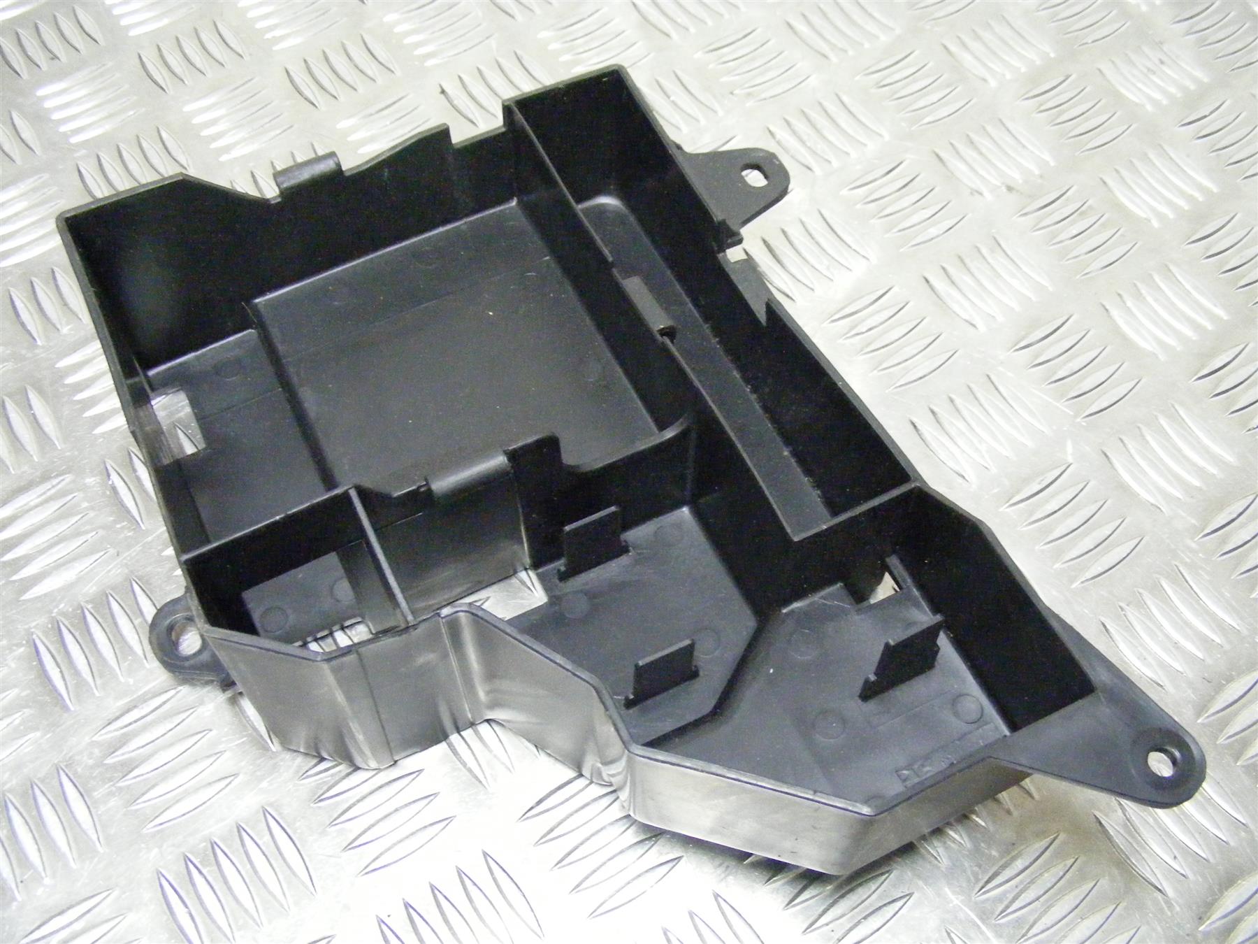 Yamaha YBR 125 Battery Box Holder Tray 14-17 606 | eBay yamaha ybr 125 fuse box location 