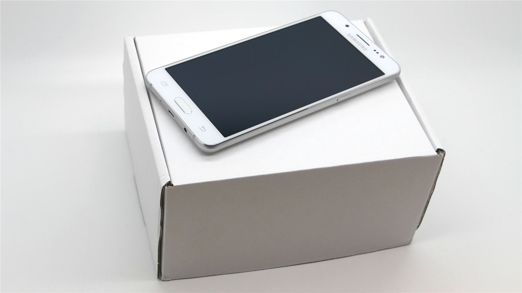 SAMSUNG GALAXY J56 2016 SM-J510FN J5 NEW CONDITION - 16GB - WHITE ...