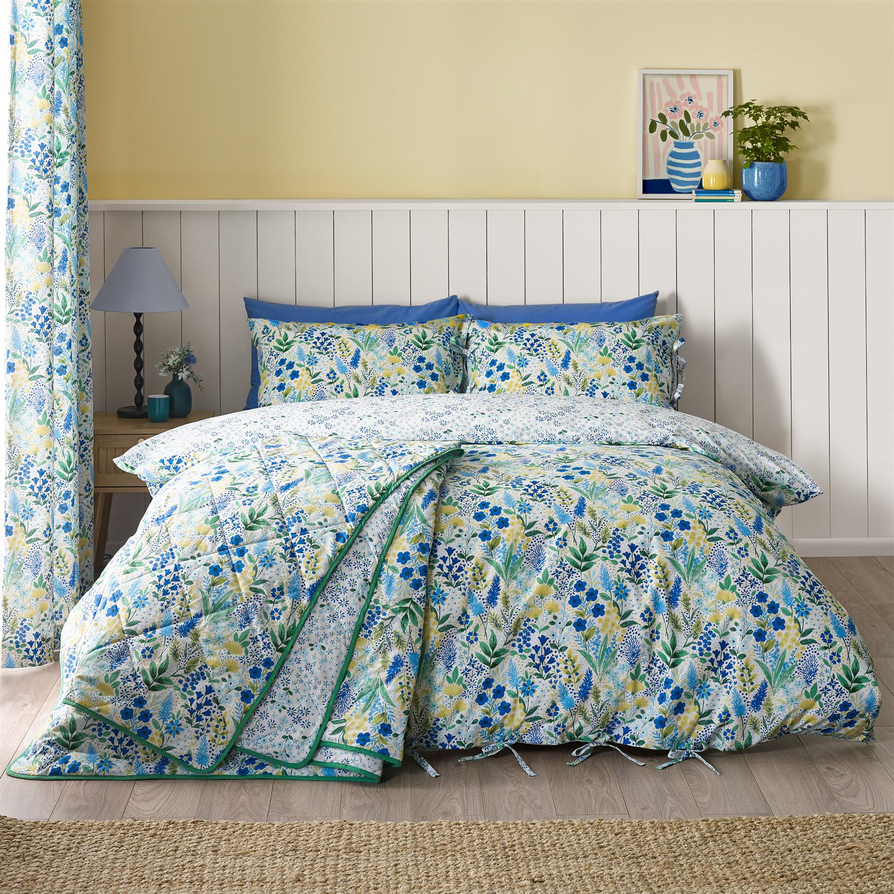 Catherine Lansfield Tilly Floral Duvet Cover Set Curtains Bedspread Reversible - Picture 12 of 44