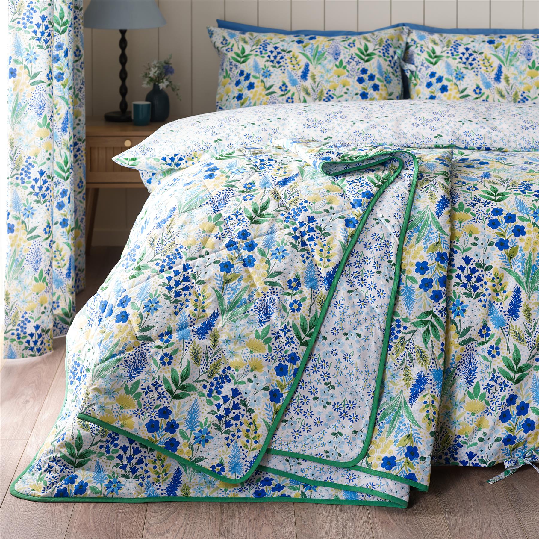 Catherine Lansfield Tilly Floral Duvet Cover Set Curtains Bedspread Reversible - Picture 23 of 44