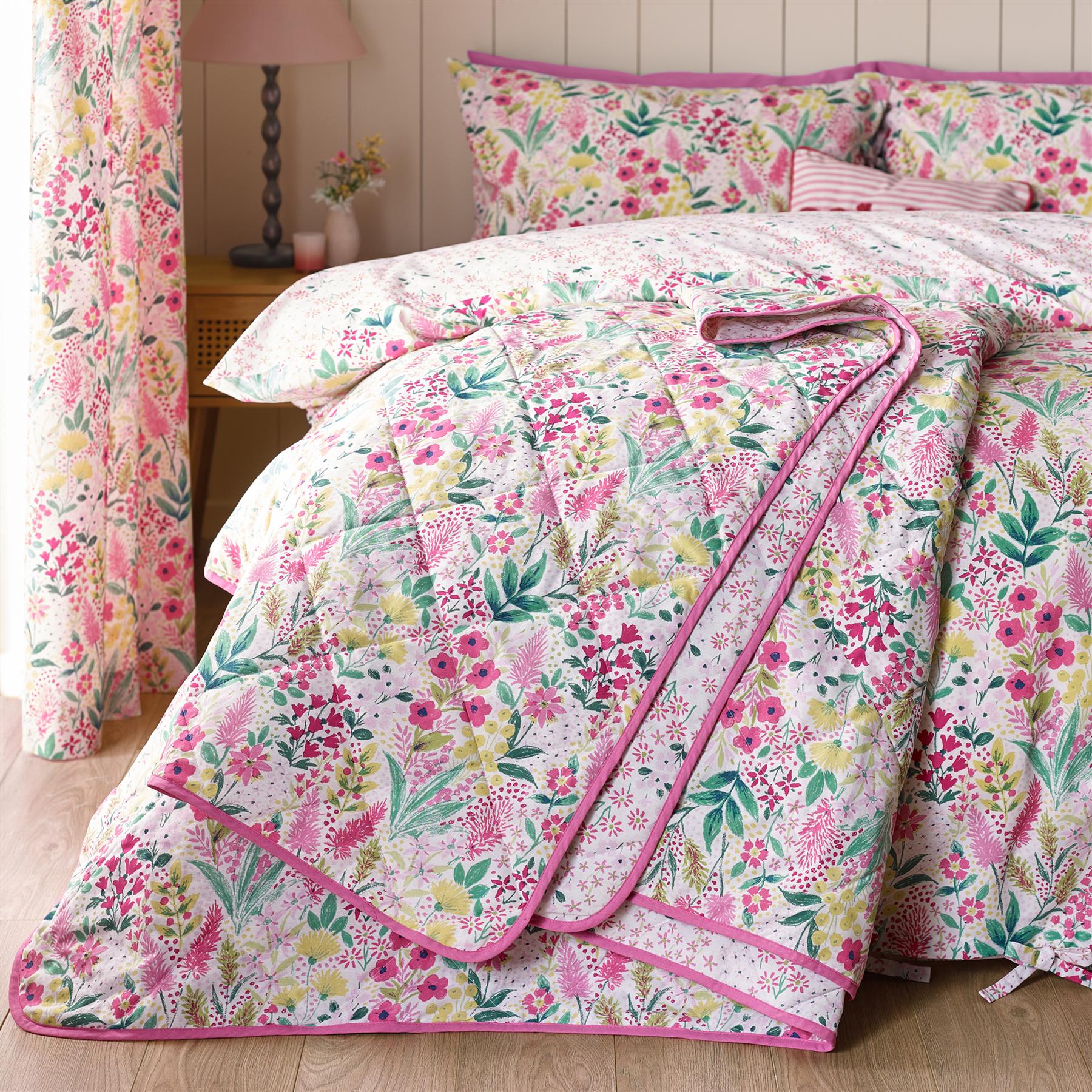 Catherine Lansfield Tilly Floral Duvet Cover Set Curtains Bedspread Reversible - Picture 41 of 44