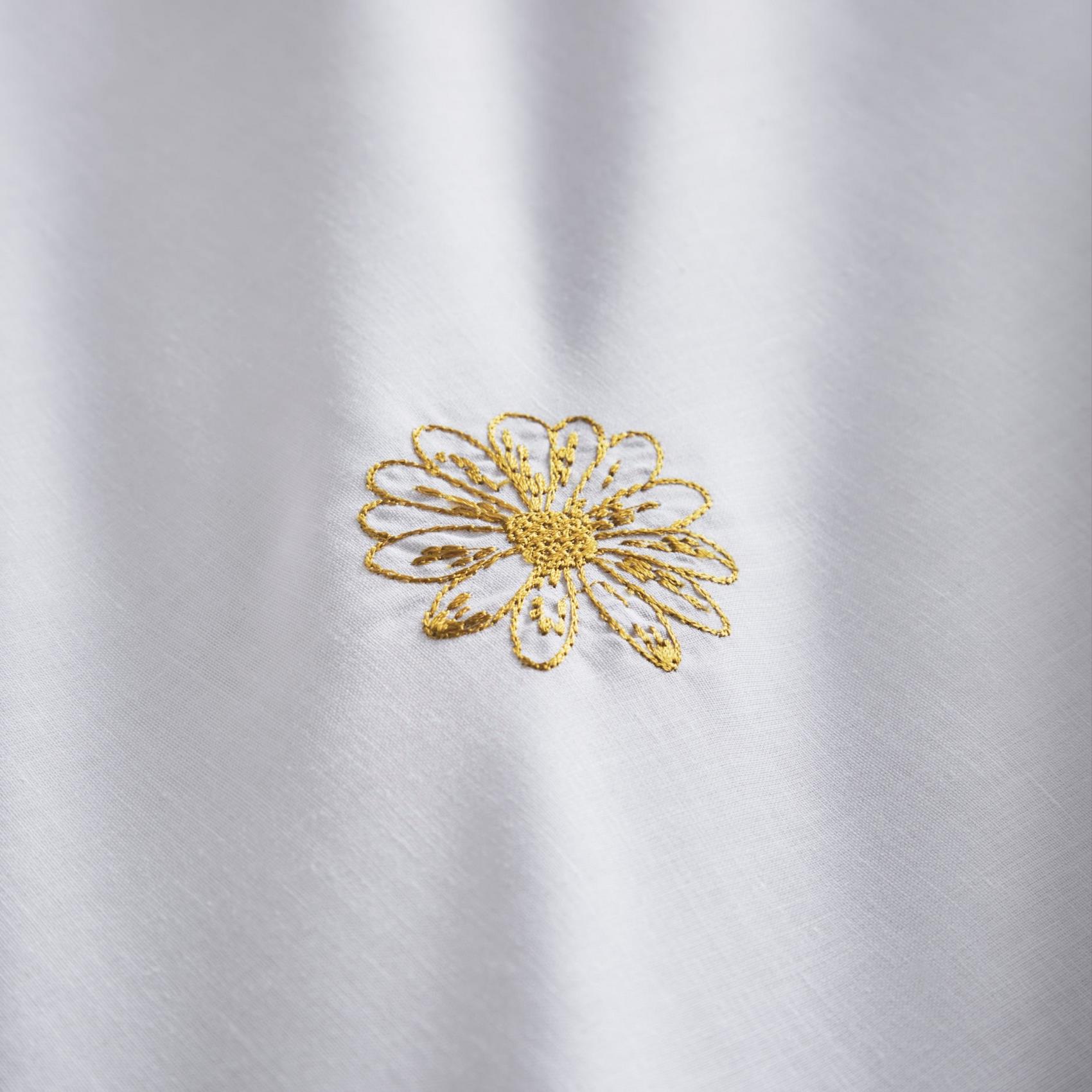 Daisy Embroided Duvet Cover Set Floral Themed Elegant Bedding Set