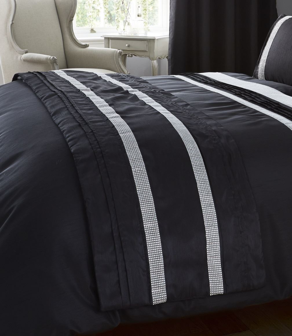 Modern Decorative Runner Lightly Quilted Bed Throwover Throw Diamante New - Picture 5 of 12