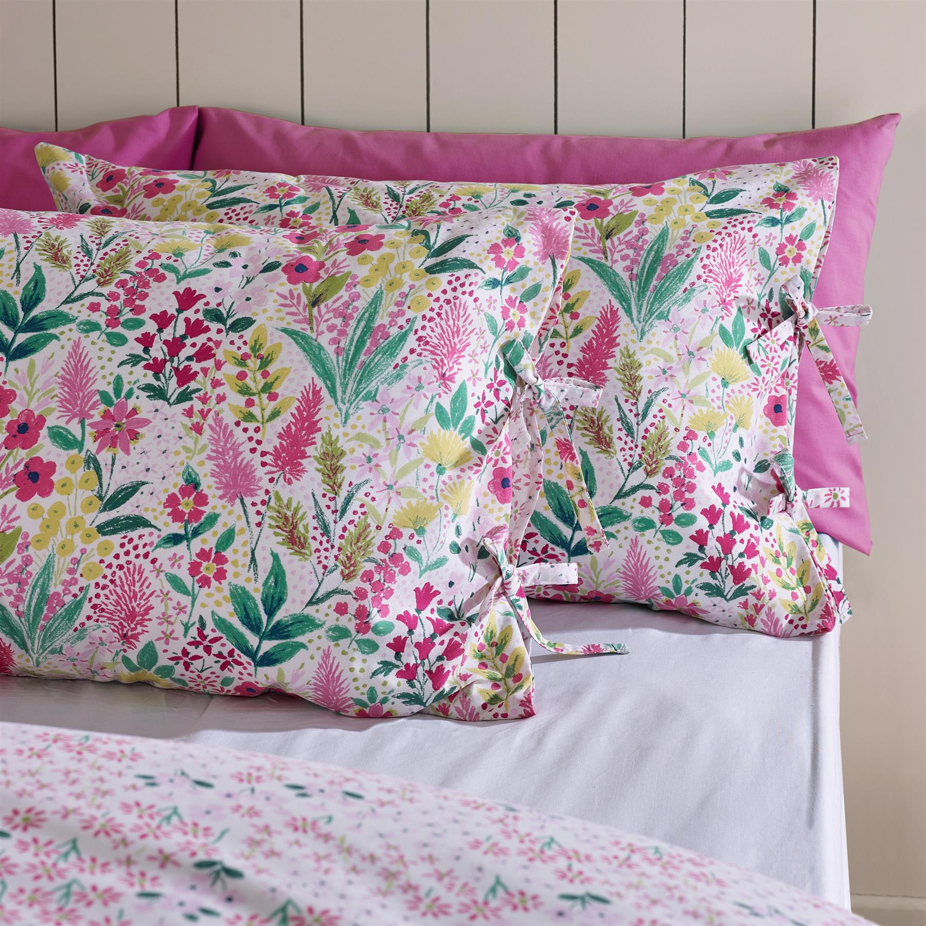 Catherine Lansfield Tilly Floral Duvet Cover Set Curtains Bedspread Reversible - Picture 30 of 44