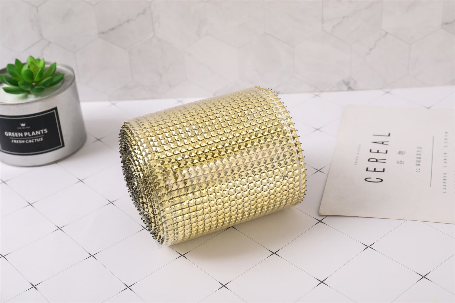 24 filas malla de diamante de perno metálico - cinta de estrás diseño 3D invertido - Imagen 5 de 9