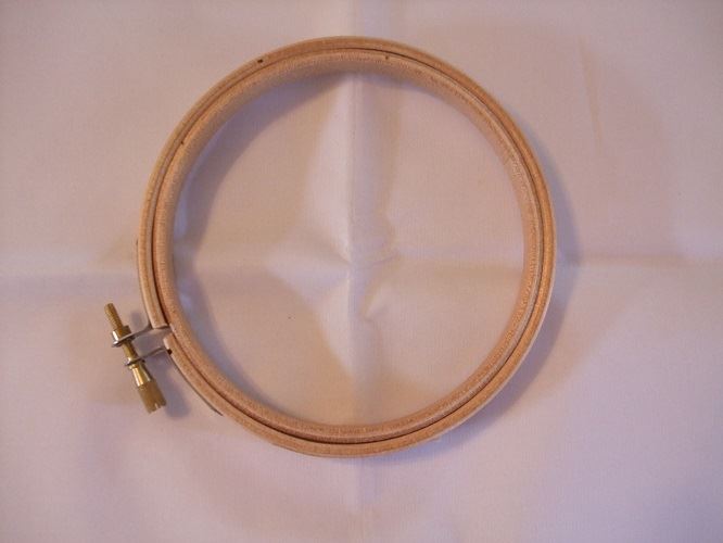 Wooden Cross Stitch / Embroidery Hoop - Choice of Sizes - Picture 3 of 10