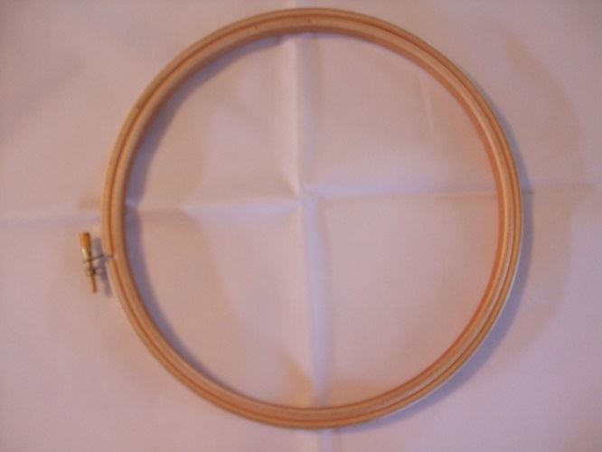 Wooden Cross Stitch / Embroidery Hoop - Choice of Sizes - Picture 7 of 10