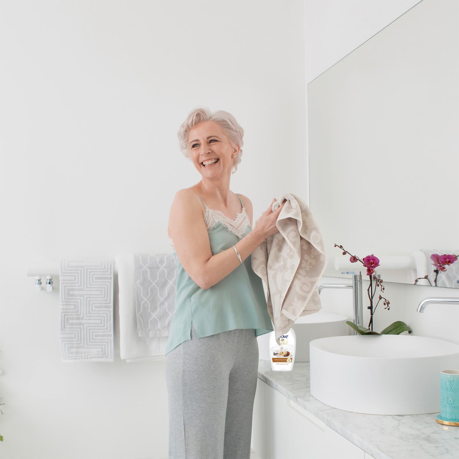 Dove Deeply Nourishing, Pampering Care, Fine Silk or Care&Protect HandWash 250ml - Picture 84 of 101