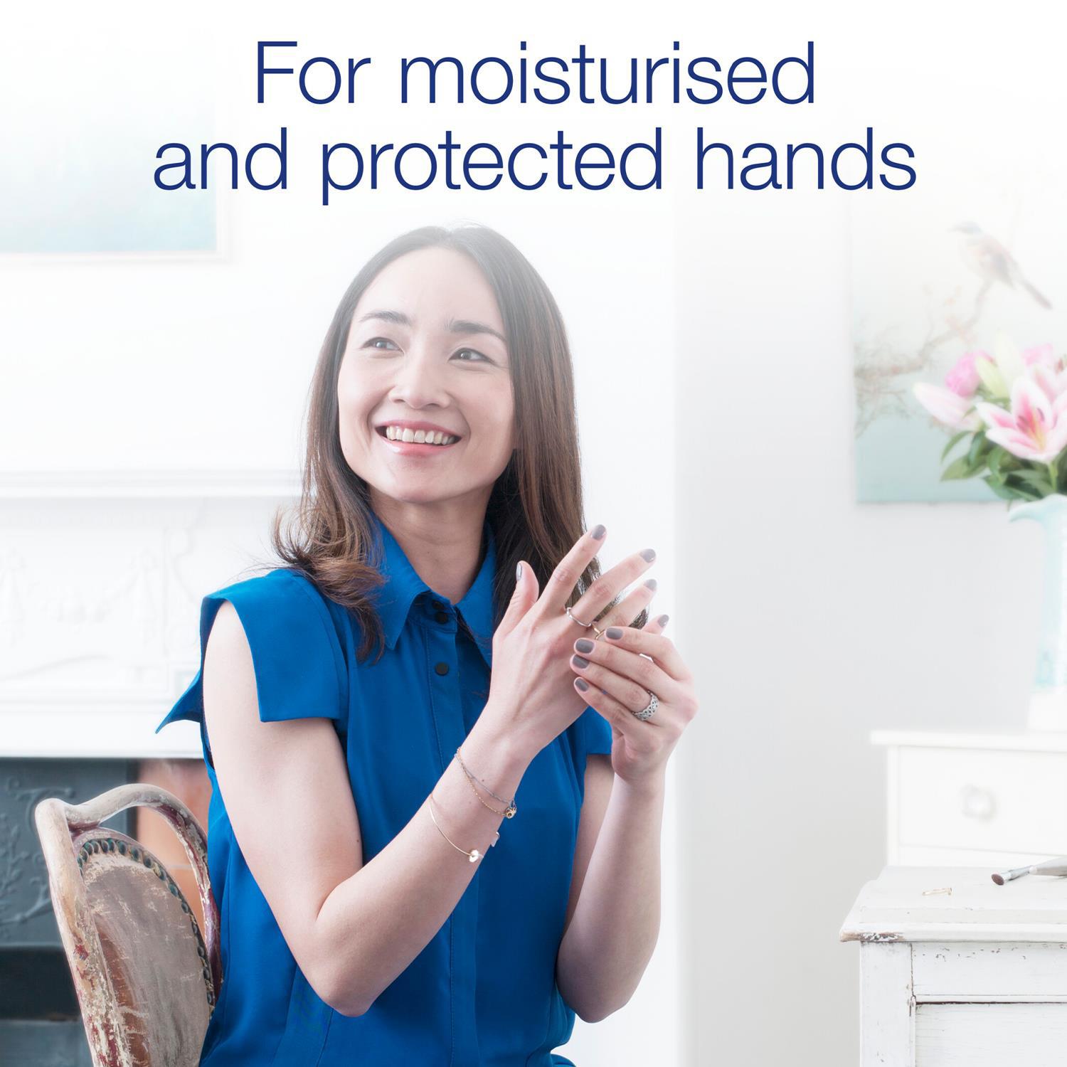 Dove Deeply Nourishing, Pampering Care, Fine Silk or Care&Protect HandWash 250ml - Picture 15 of 101