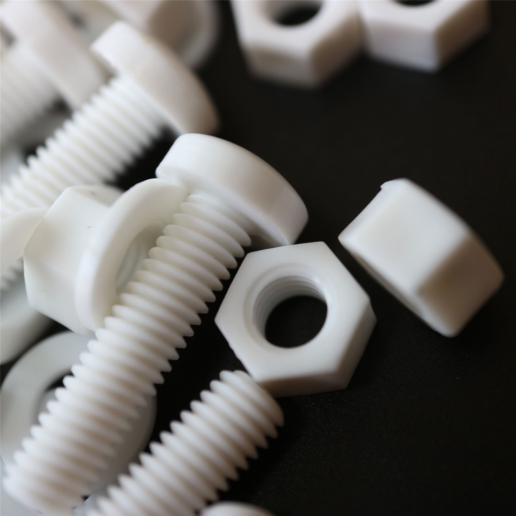 20x White Screws Plastic Nuts & Bolts, Washers, M5 x 20mm, Anti