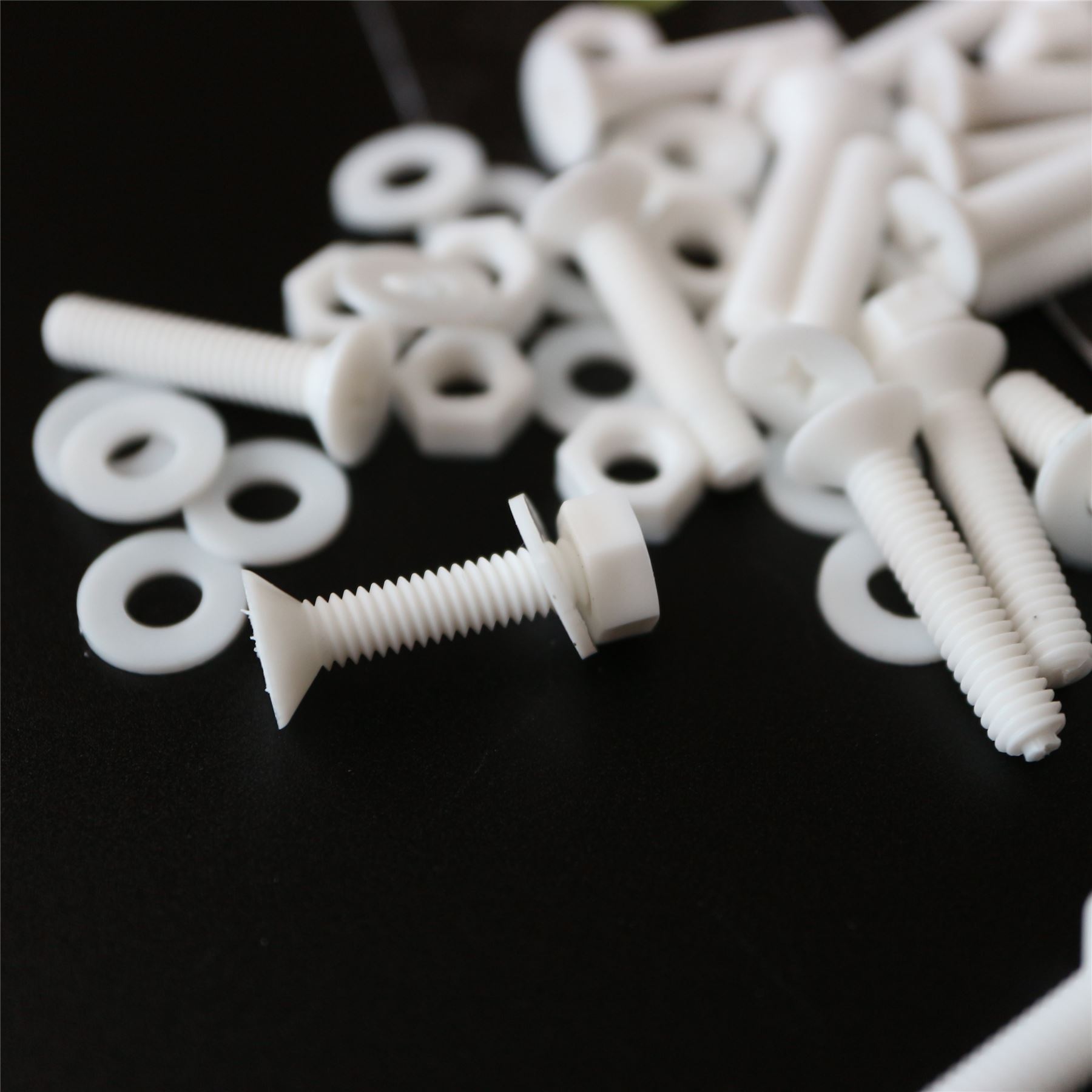 20x White Countersunk Plastic Nuts & Bolts, M4 x 20mm, AntiCorrosion