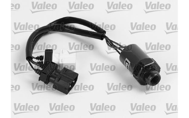 A//C Tuyau Condenseur entrée Citroen Xsara VALEO 818515 offre