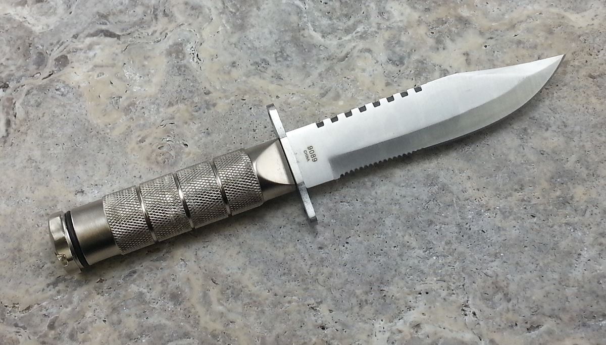 8.5" Heavy Duty Stainless Steel Serrated Blade Survival Knife with Kit