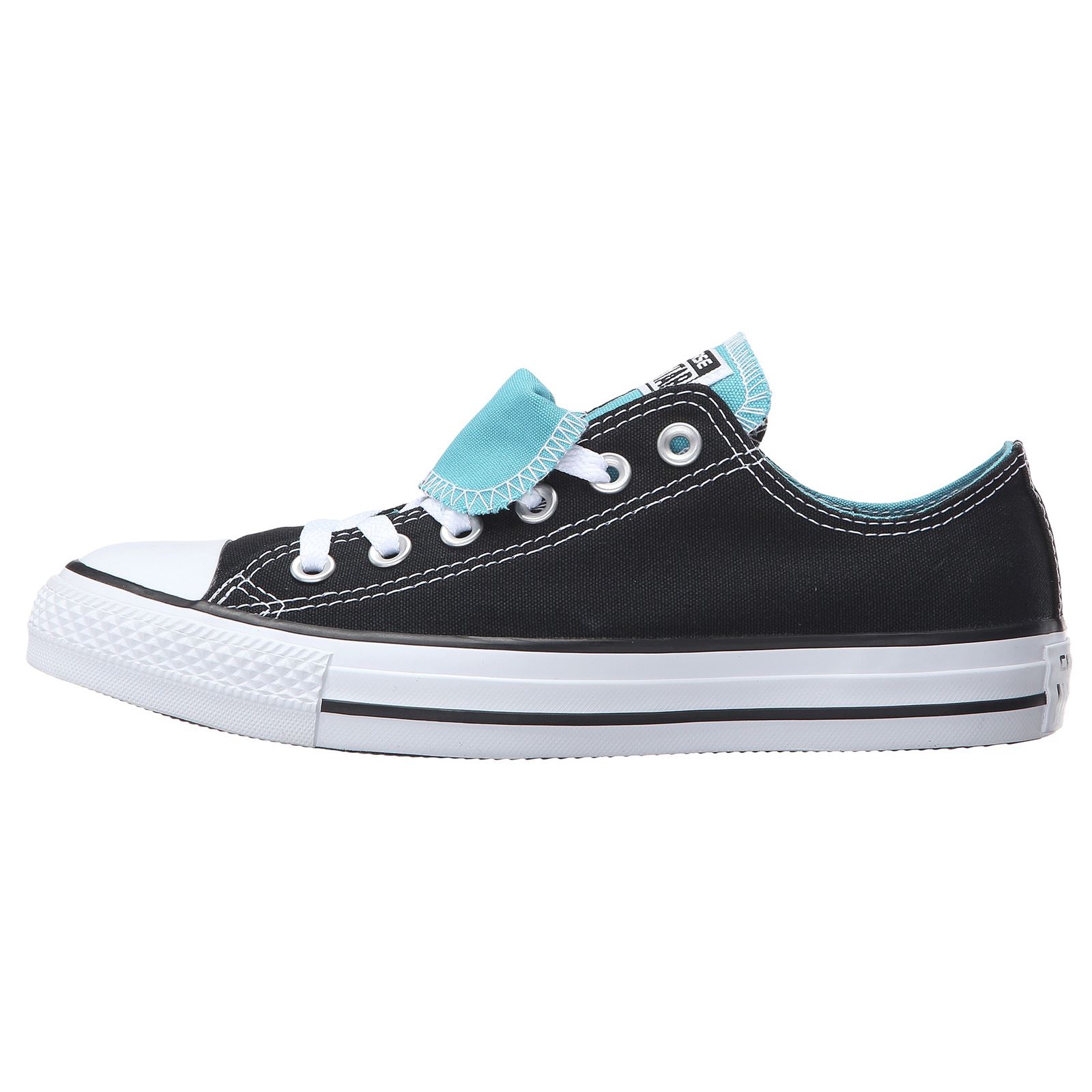 black converse with white tongue