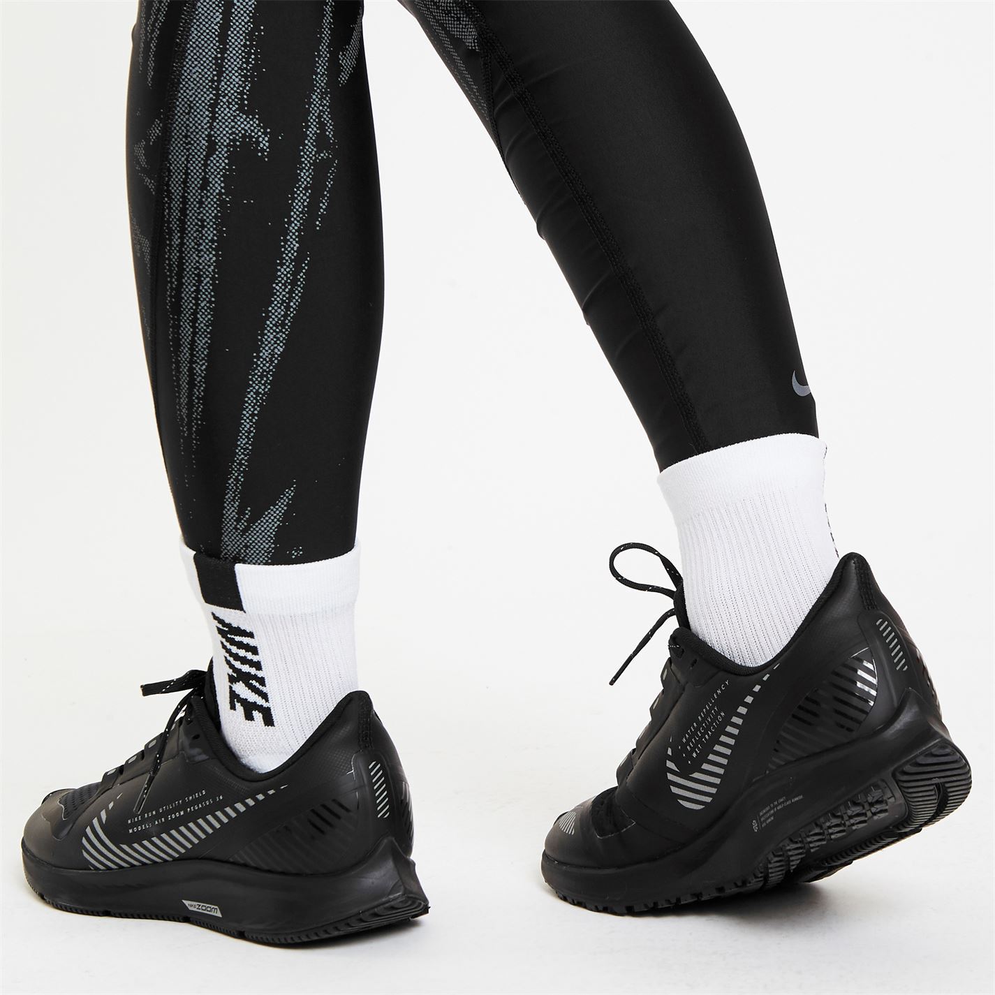 black gym trainers ladies