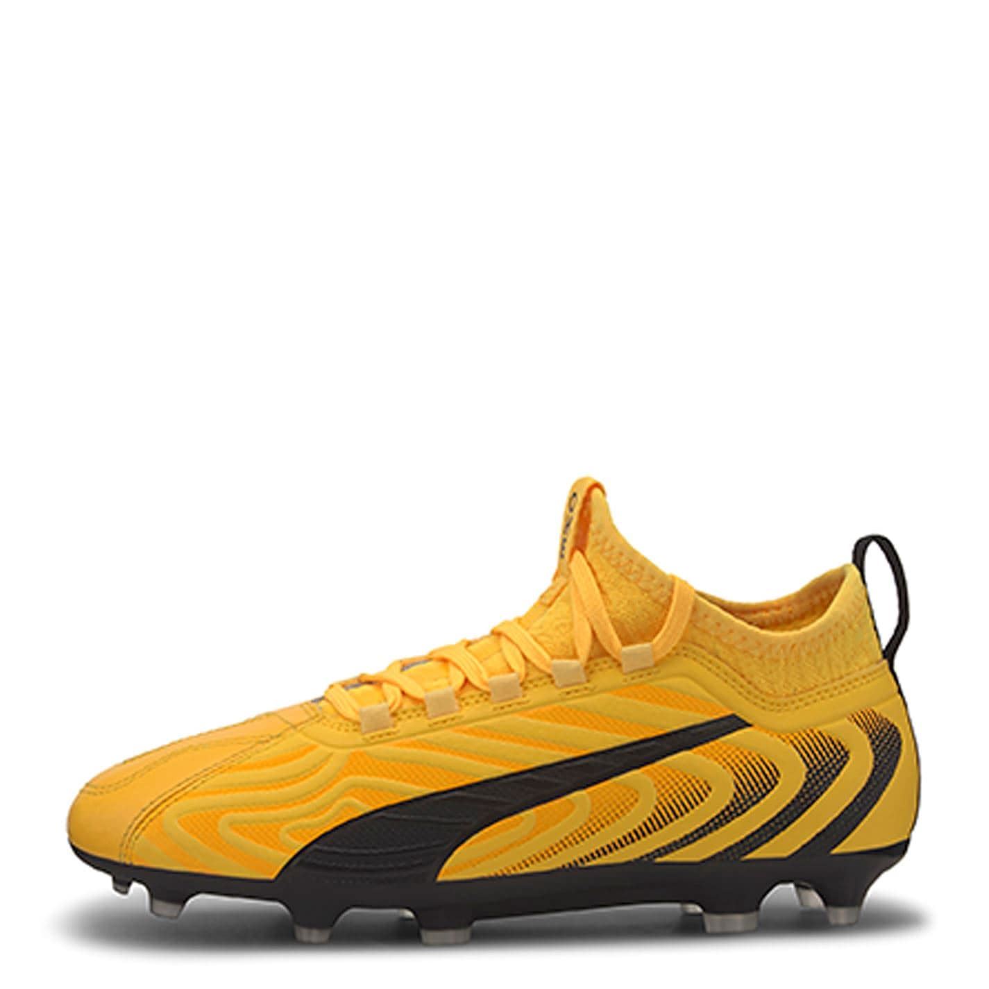 boys yellow football boots