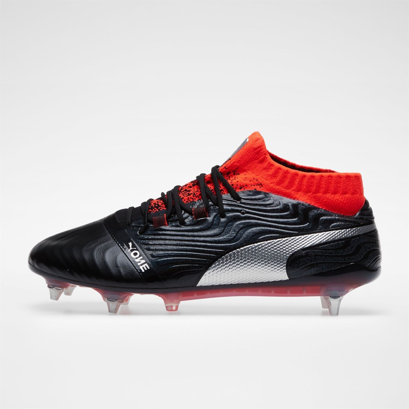 puma black football shoes