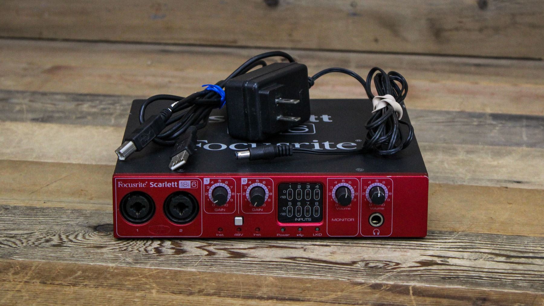 Focusrite Scarlett 18i6 USB Interface w/Cable 18i6 U112719