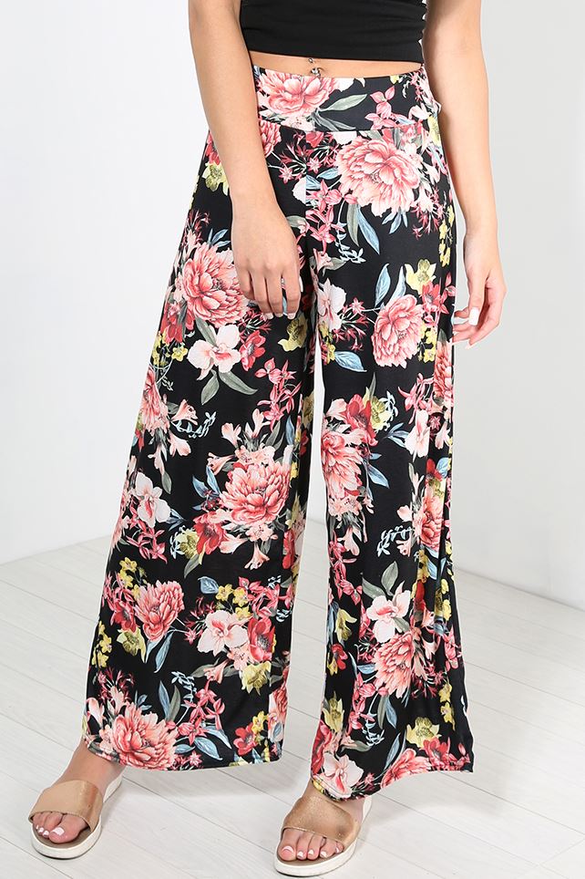 Shop by category Discover printed trousers with ASOS. From floral & geometric, to metallic & patterned with ASOS.
