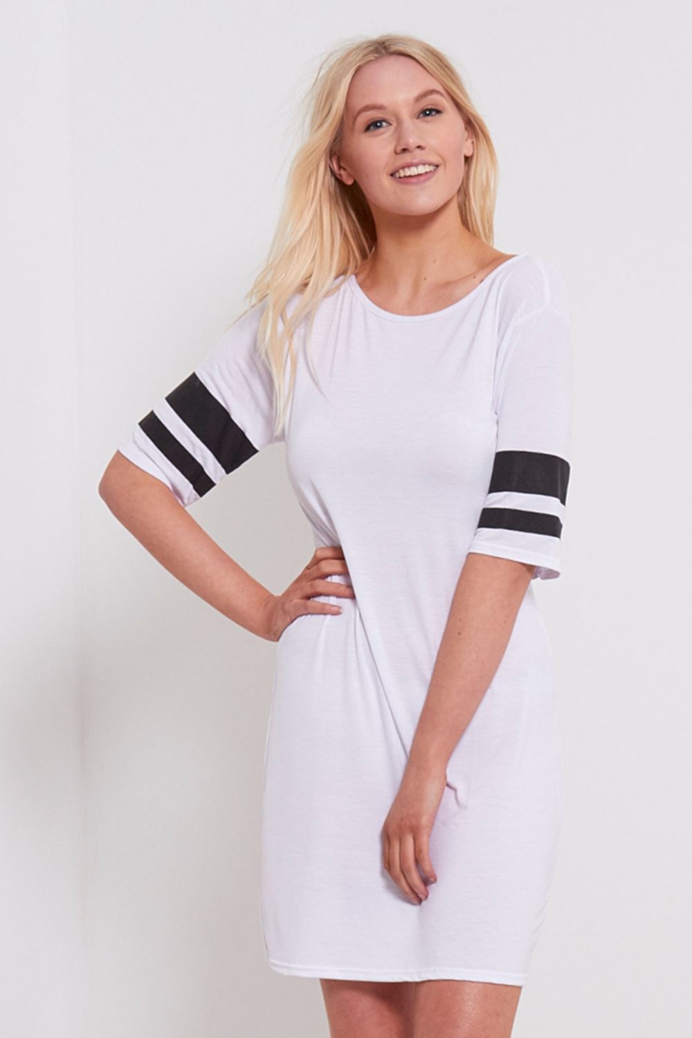 有关以下物品的详细资料: womens ladies printed sports stripes