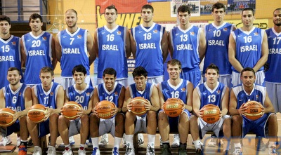 החבר´ה בצילום קבוצתי לרגל פתיחת ההכנות (יניב גונן)