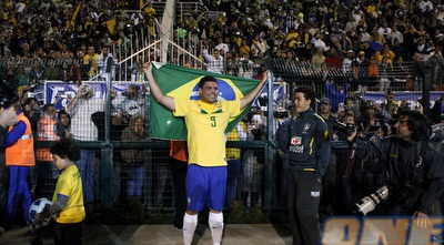 הקהל נפרד מאגדה ברזילאית אמיתית (רויטרס)