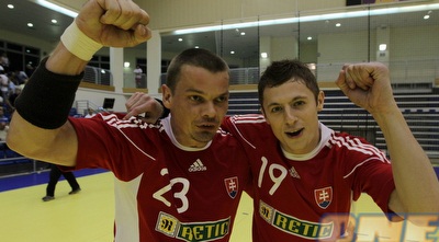 הסלובקים חוגגים (מור שאולי) הסלובקים חוגגים (מור שאולי)