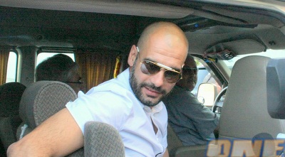 פפ גוארדיולה הוברח מהר למכונית (משה חרמון)