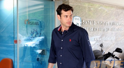 אפי צפריר (יניב גונן)