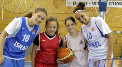 נעמה שפיר ולייני סלווין (יוסי ציפקיס)