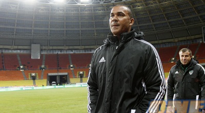 רוד חוליט (ONE)