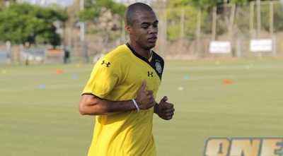 ניבאלדו. התאמן לבדו בצידי המגרש (יוסי ציפקיס) ניבאלדו. התאמן לבדו בצידי המגרש (יוסי ציפקיס)