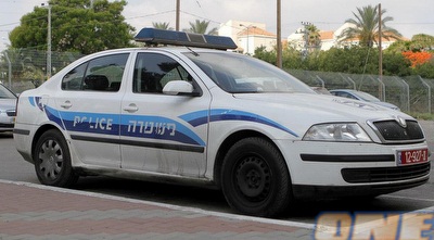 ניידת משטרה (יוסי ציפקיס) ניידת משטרה (יוסי ציפקיס)