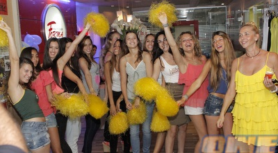 קבוצת המעודדות של מכבי ת&qout;א (יוסי ציפקיס)