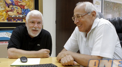 מוטי ששון ופיני גרשון. &qout;בודק לעומק&qout; (יוסי ציפקיס)