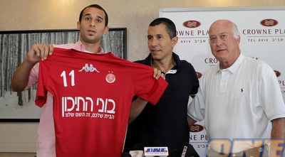 דמארי עם החולצה (יוסי ציפקיס) דמארי עם החולצה (יוסי ציפקיס)