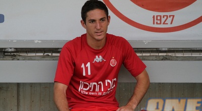 אלרואי כהן עם חולצתו החדשה, הודות לעומר דמארי (מור שאולי)